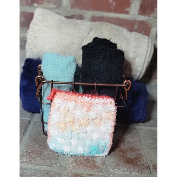 Sea foam green and coral shower scrubby - Picture 7 of 7